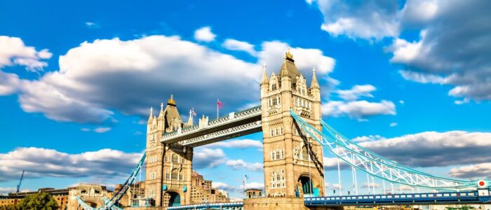 tower-bridge-across-thames-river-london-england_261932-4010